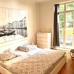 Doppelzimmer Mit Terrasse In Privatem Zuhause